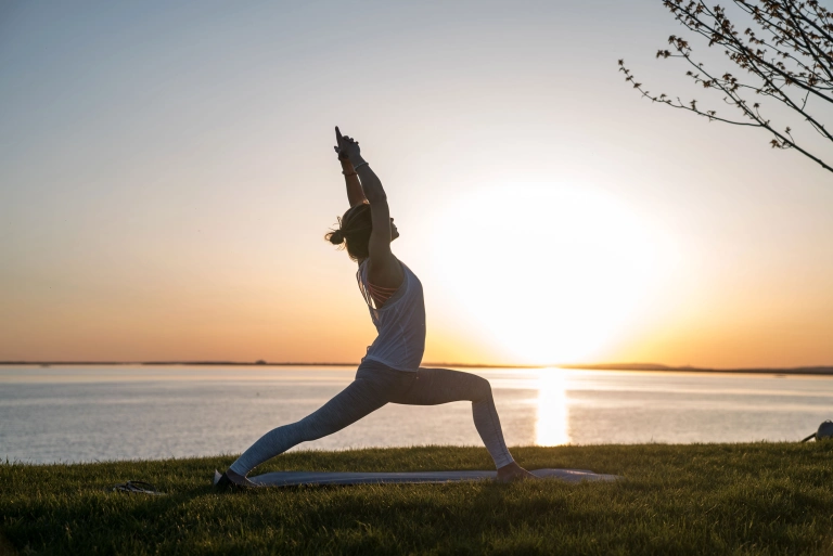 3 Bài Tập Yoga Cơ Bản Tại Nhà Cho Người Mới Bắt Đầu - Bài 3