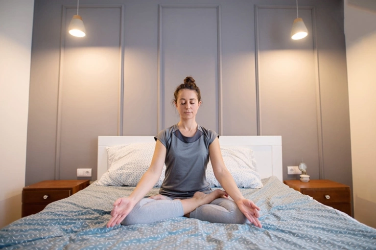 4 bài tập Yoga giúp ngủ ngon và thư giãn tinh thần hiệu quả