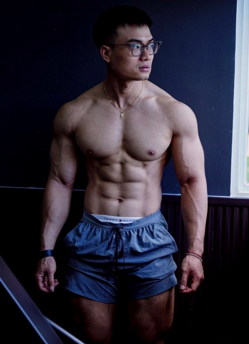 Ảnh trai đẹp 6 múi tập gym khoe body vạm vỡ