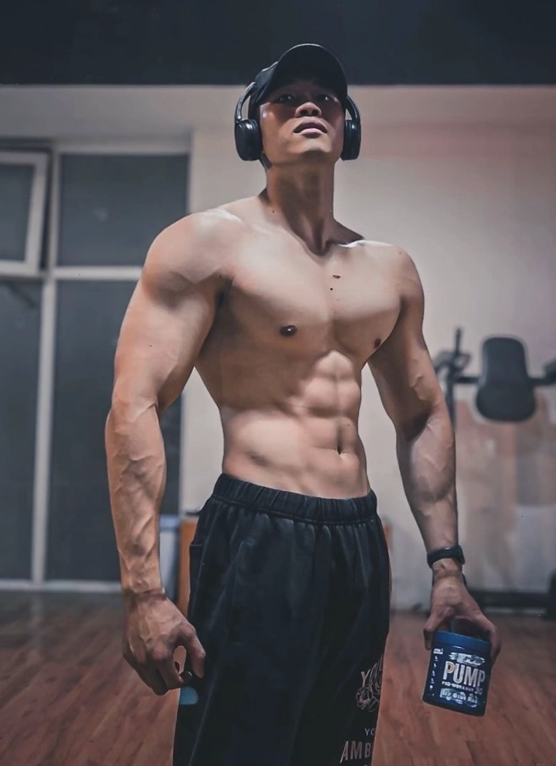 Ảnh trai đẹp 6 múi tập gym