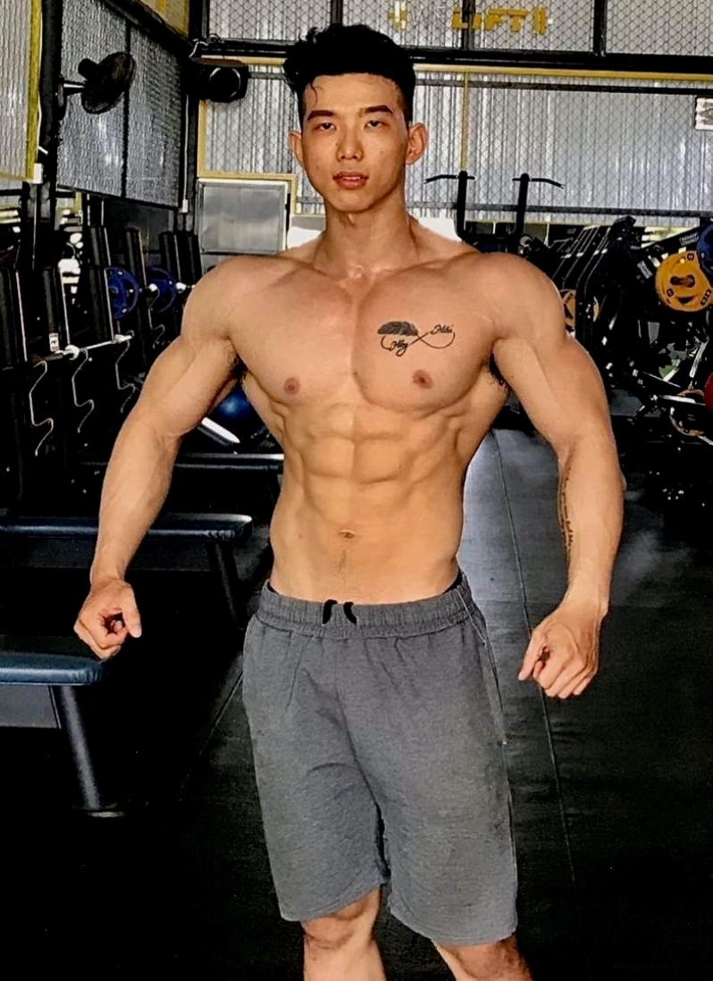Ảnh trai đẹp 6 múi tập gym