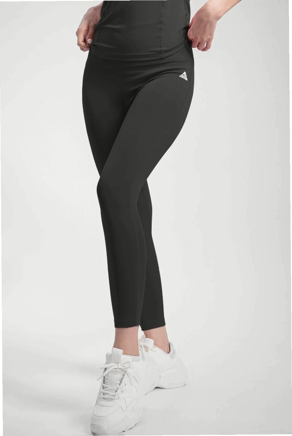 Áo khoác croptop Cover23 AKCV màu ĐEN trẻ trung năng động