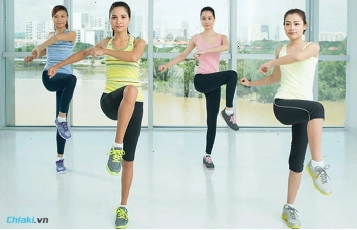 Bài tập Aerobic vặn mình giúp giảm mỡ eo