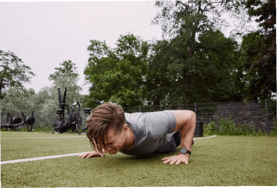 Bài tập Arm/Lateral Raise cho vai săn chắc