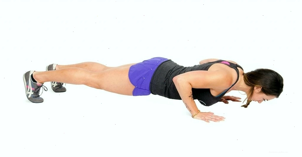 Bài tập chống đẩy vào tường giúp giảm mỡ bắp tay dễ dàng