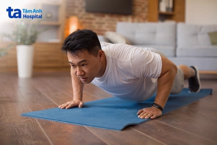Bài tập hít đất tác động lên các nhóm cơ thân trên hiệu quả
