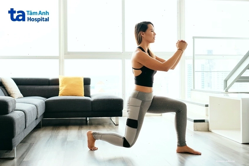 Bài tập Lunge tác động lên mông, đùi và bụng