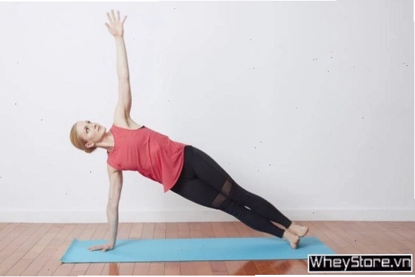 Bài tập Lying Triceps Press giúp săn chắc cơ tam đầu