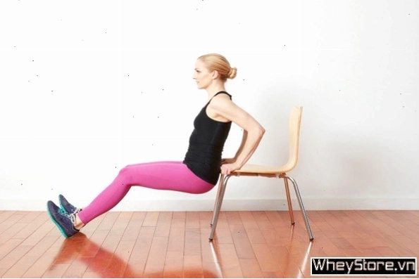Bài tập Lying Triceps Press