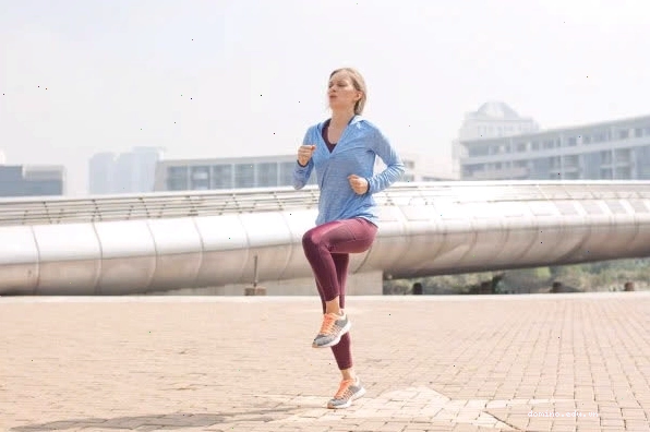 Bài tập nâng cao đùi giúp làm nóng cơ thể hiệu quả