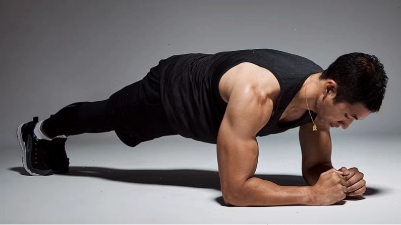 Bài tập plank giúp phát triển cơ bắp một cách toàn diện