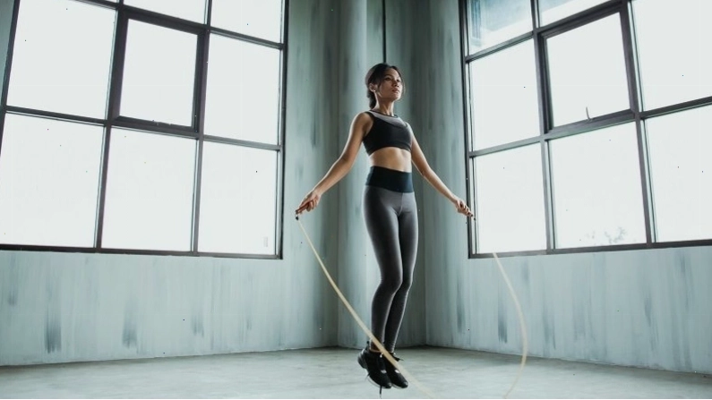 Bài tập Plank tăng cường sức mạnh cơ bụng và lưng