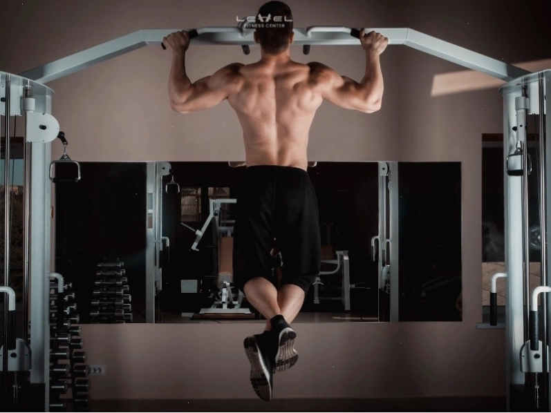 Bài tập Squat giúp phát triển cơ đùi hiệu quả
