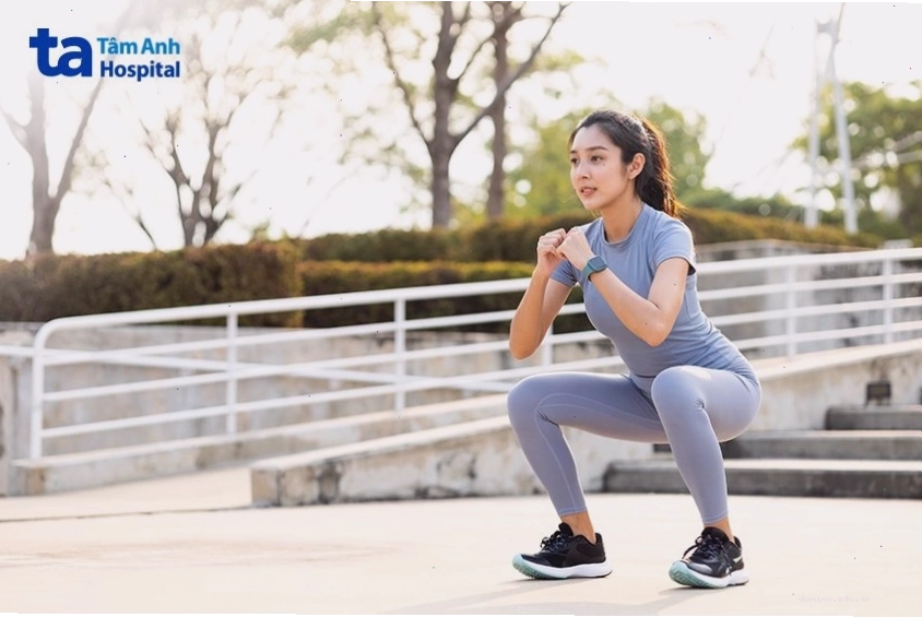 Bài tập squat tiêu mỡ toàn thân hiệu quả cho cả nam và nữ