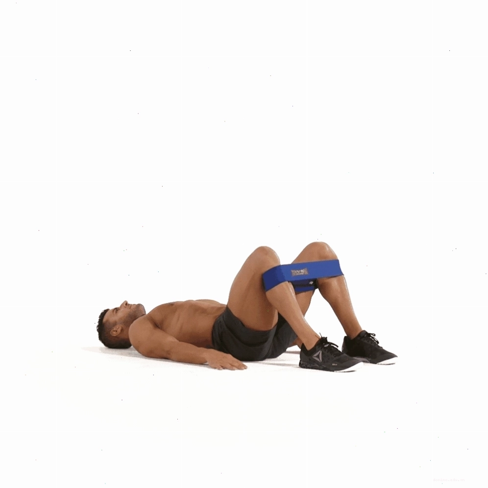 Bài tập Squat với dây kháng lực cho nữ