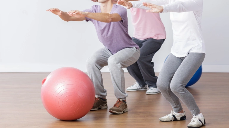 Bài tập thể dục cho người đau khớp gối giúp giảm đau hiệu quả