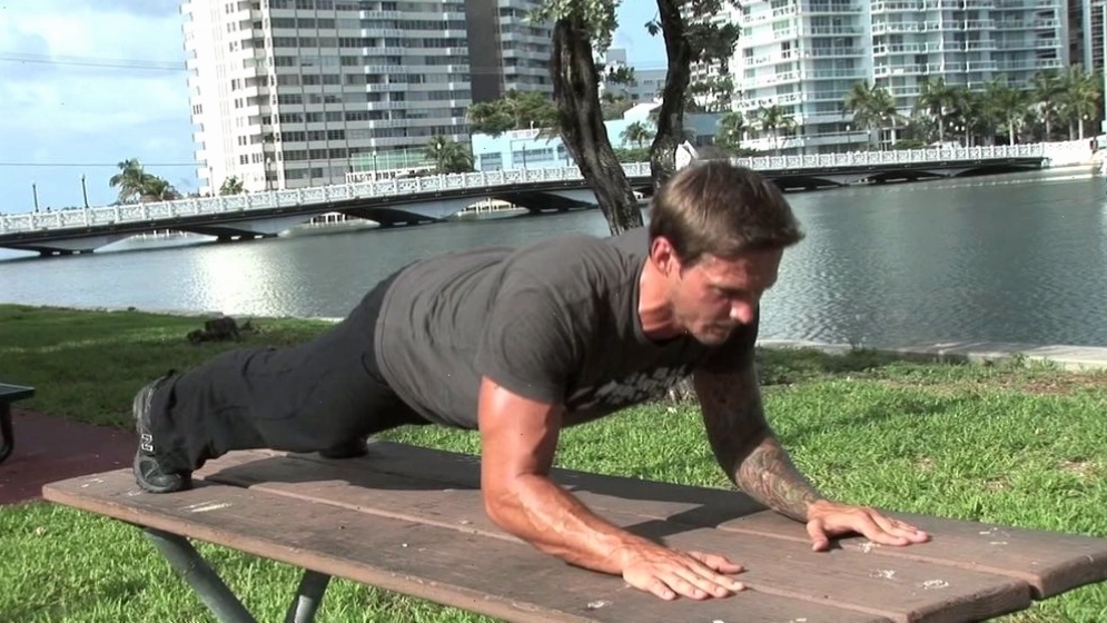 Bài tập Triceps extension giúp tác động mạnh mẽ vào cơ tam đầu