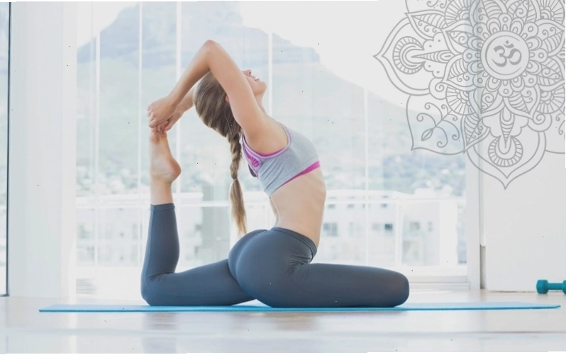 Bài tập Yoga tăng vòng 1 tại nhà đơn giản với tư thế Hoa sen