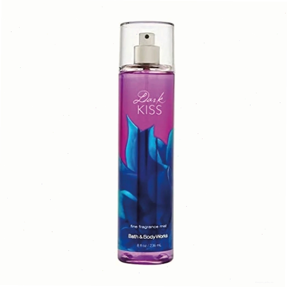 Bath & Body Works Dark Kiss Fine Fragrance Mist 236ml với thiết kế chai xịt quen thuộc