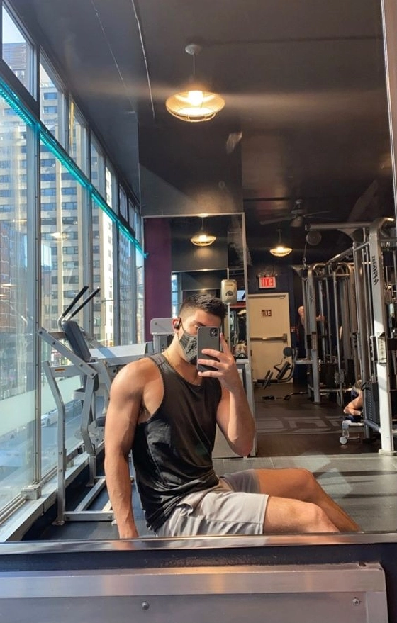 Bí kíp Chụp Ảnh Tập Gym Đẹp: Hướng Dẫn Tạo Dáng Chuẩn Không Cần Chỉnh