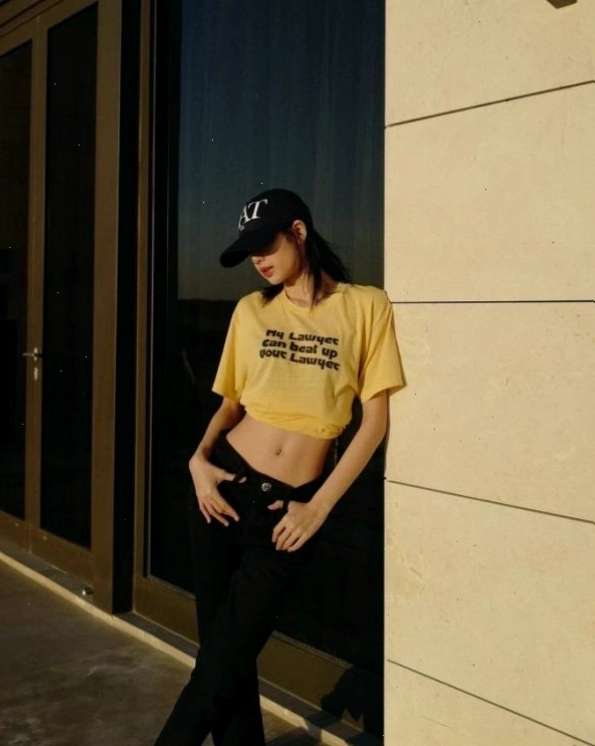 Bí mật đằng sau vòng eo nhỏ xíu của Lisa (Blackpink)