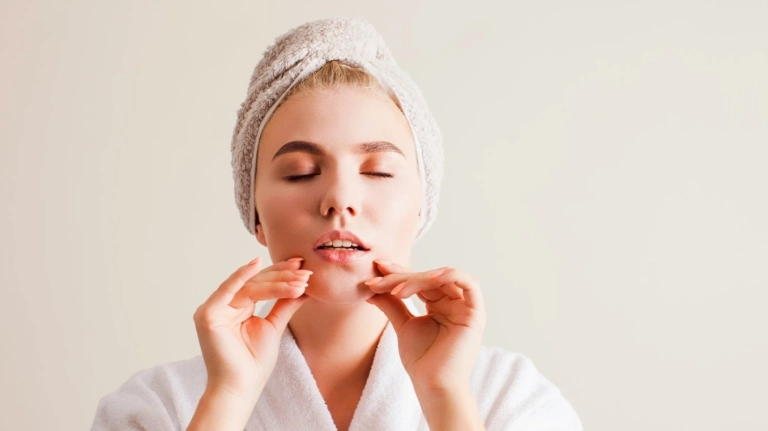 Bí quyết bài tập cơ mặt của người Nhật: Trẻ hóa làn da hiệu quả