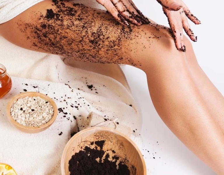Bí quyết tẩy tế bào chết toàn thân bằng cà phê dưỡng da mịn màng