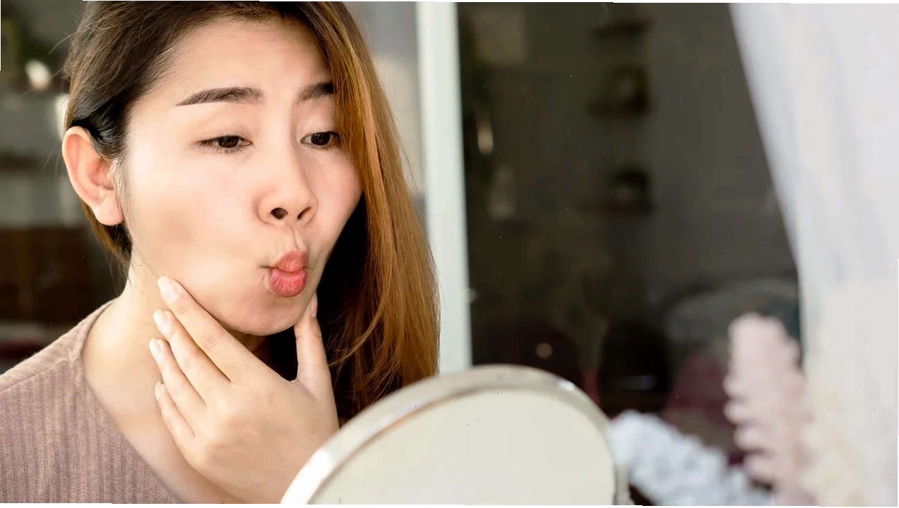 Biểu cảm khuôn mặt khi tập yoga face