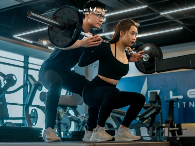 Bình nước cá nhân giúp duy trì đủ nước trong suốt buổi tập gym