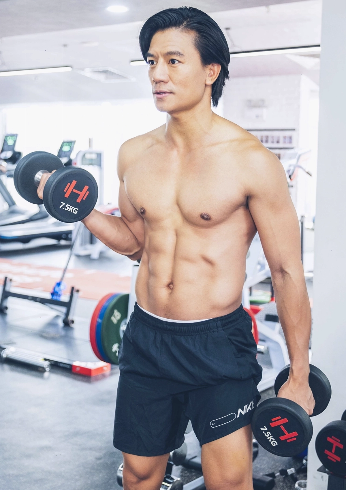 Body 6 múi của Hiếu Nguyễn