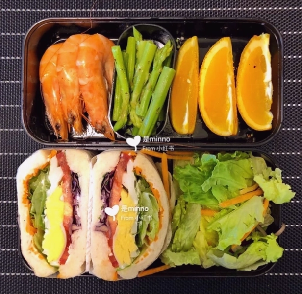 Bữa trưa healthy với ức gà và rau củ