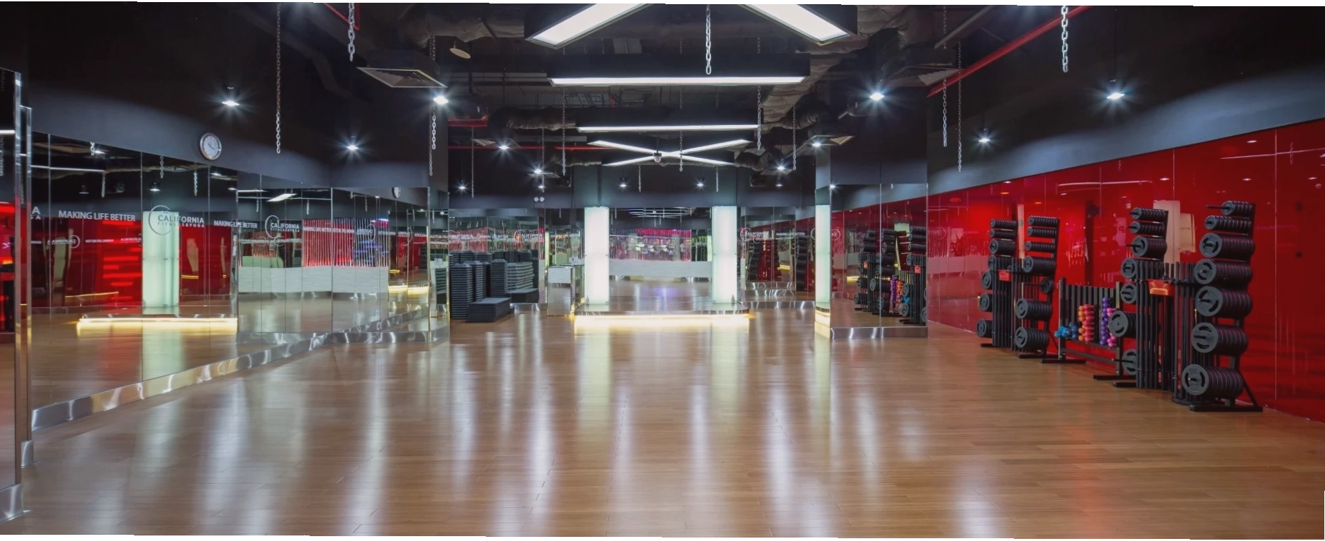 Các lớp học nhóm sôi động tại California Fitness & Yoga