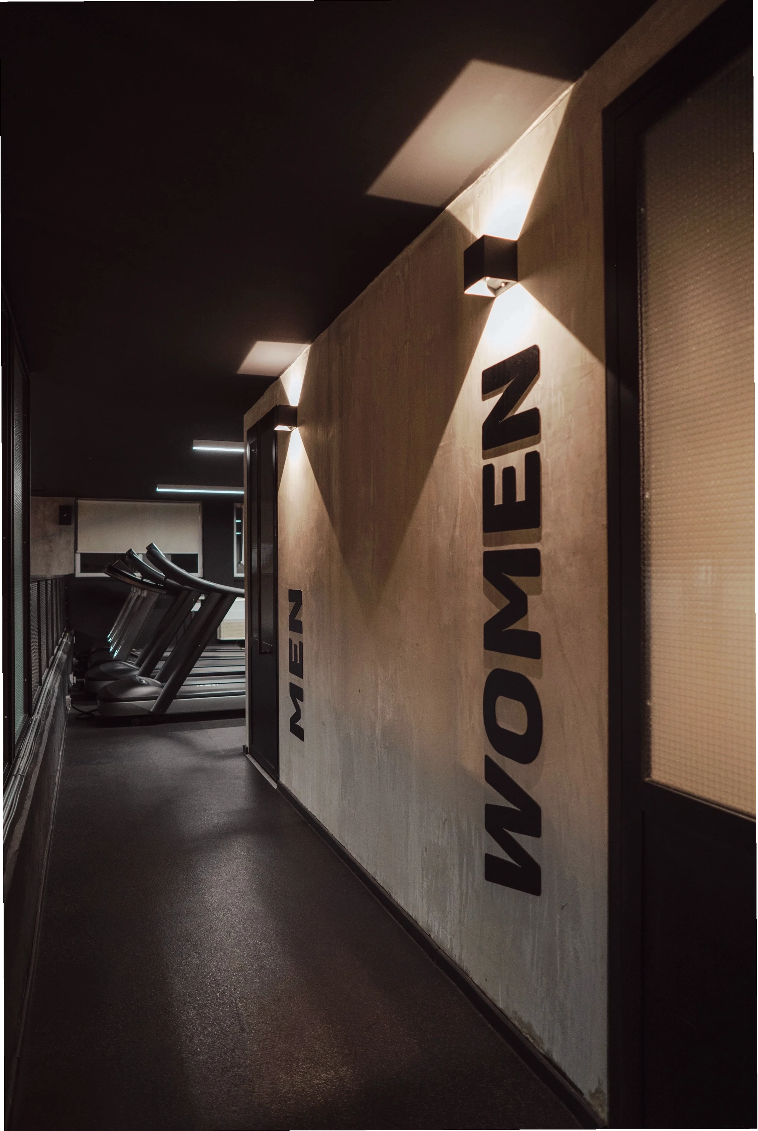 Các thành viên SQUAD GYM cùng nhau ăn mừng thành tích sau buổi tập