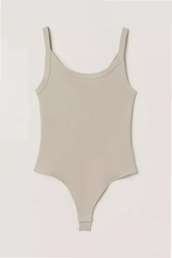 Cách đi vệ sinh khi mặc bodysuit