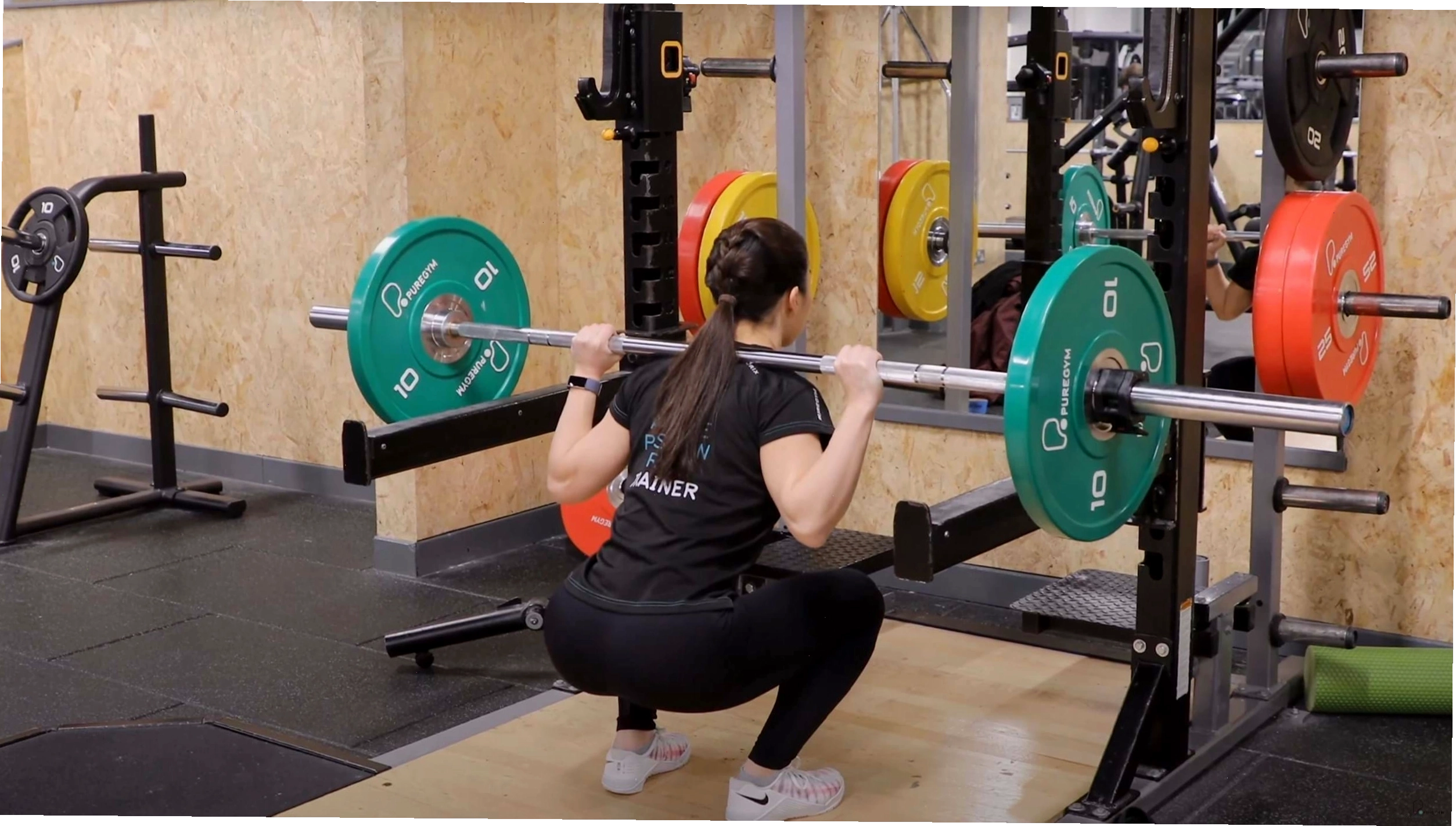 Cách thực hiện Barbell Back Squats đúng kỹ thuật