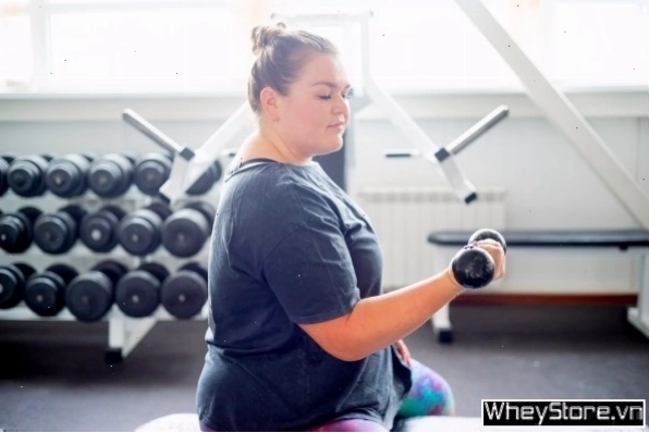 Cận cảnh bài tập Hip Thrust trong lịch tập gym cho nữ