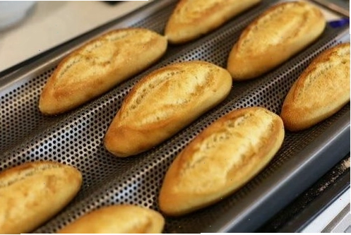Cắt giảm lượng carbs tinh chế như bánh mỳ trắng vào bữa sáng