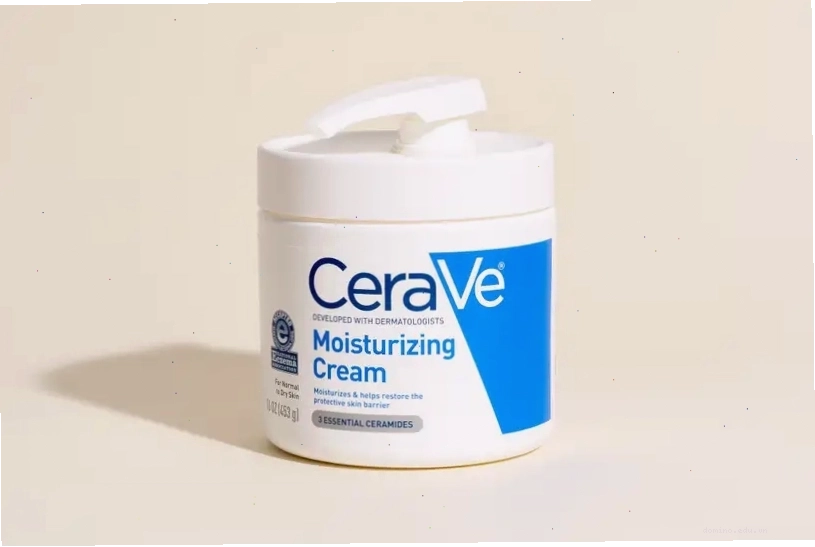 CeraVe Moisturizing Cream với kết cấu kem đặc mịn, không gây nhờn rít