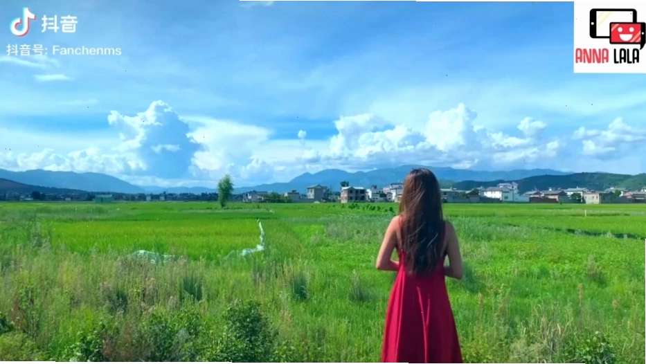 Chàng trai 6 múi với gương mặt điển trai