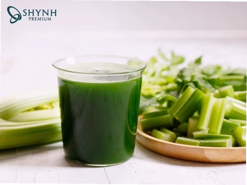 Chất xơ trong cần tây giúp cải thiện hệ tiêu hóa và giảm thèm ăn