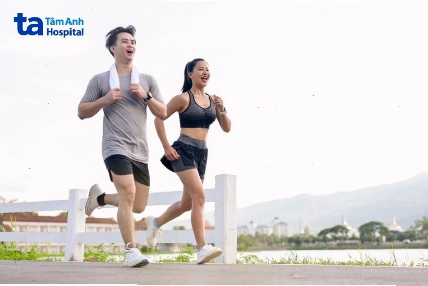 Chạy bộ giúp tăng sức bền và giảm mỡ toàn thân