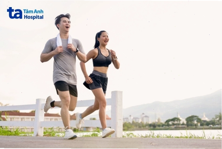 Chạy bộ hoặc đi bộ giúp đốt mỡ hiệu quả