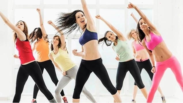 Chạy nâng cao đùi tại chỗ trong bài tập Aerobic