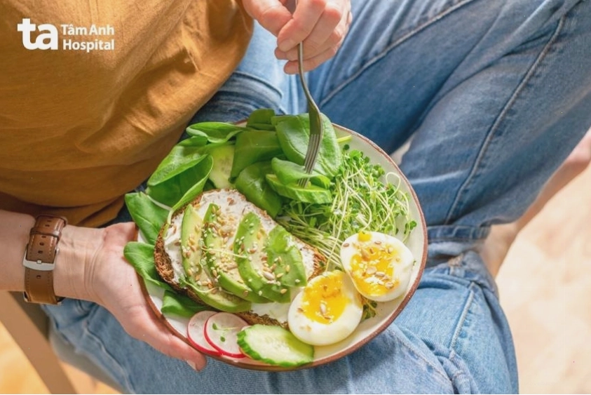 Chế độ Eat Clean hạn chế thực phẩm nhiều gia vị và chất bảo quản