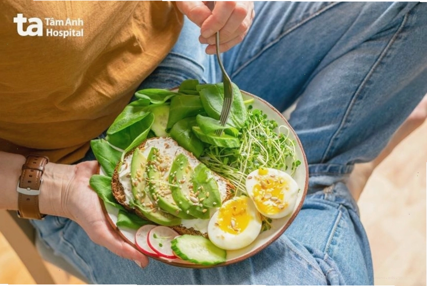 Chế độ Eat Clean hạn chế thực phẩm nhiều gia vị