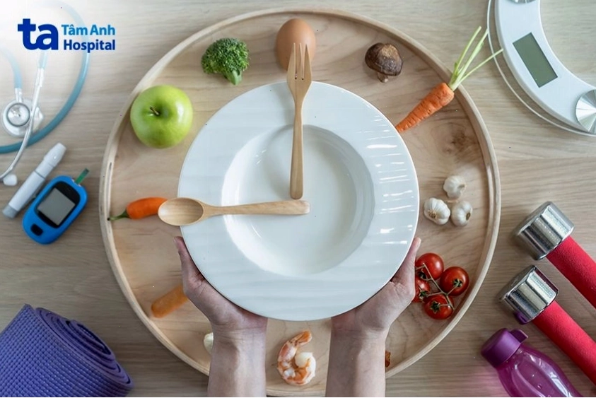 Chế độ giảm mỡ cần kết hợp tập luyện