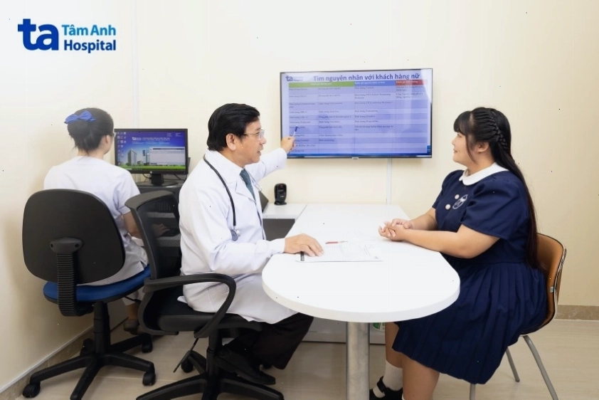 Cho con bú giúp mẹ giảm cân sau sinh