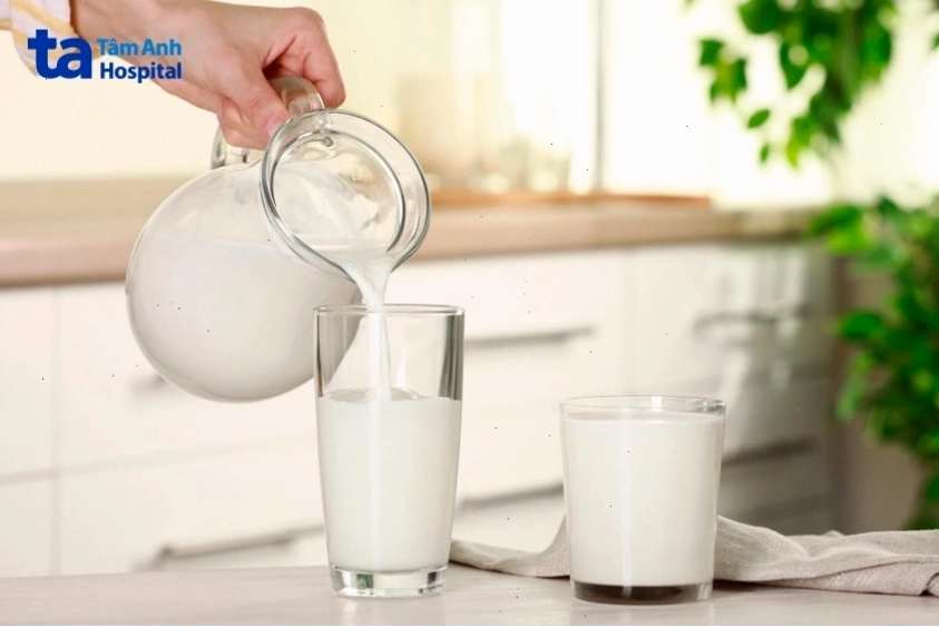 Chọn sữa ít hoặc không béo là một phần quan trọng của thực đơn giảm cân cho người tập gym