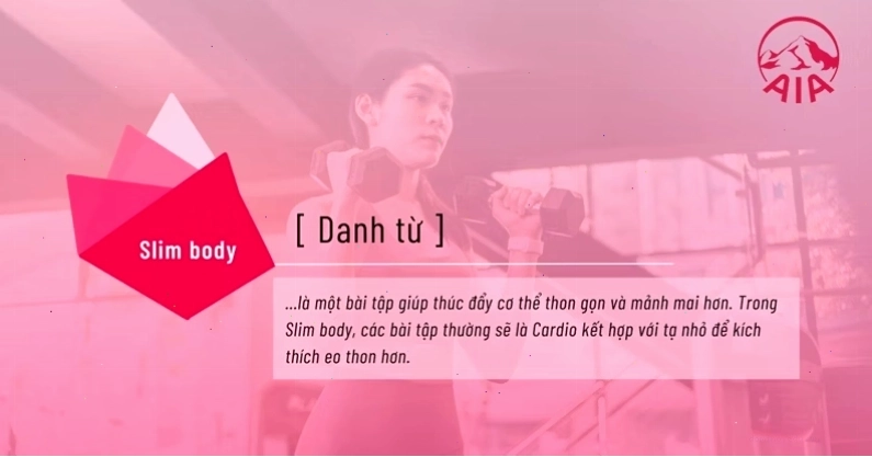 Cô gái tập luyện để đạt body slim fit