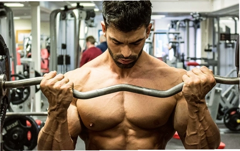 Cơ tăng nhanh gây rạn da khi tập gym